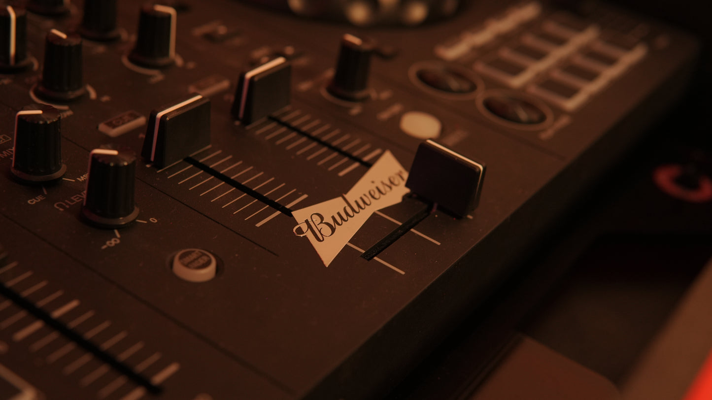 MX1876 - budweiser X notice