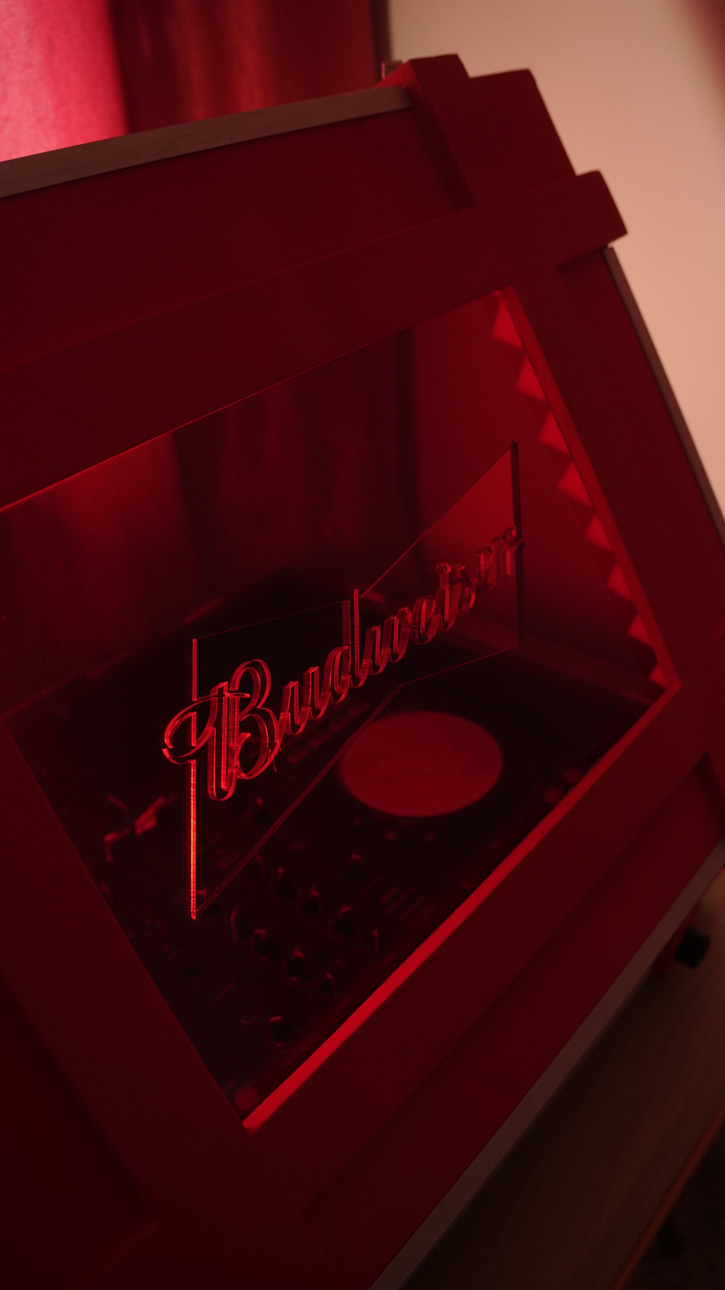 MX1876 - budweiser X notice