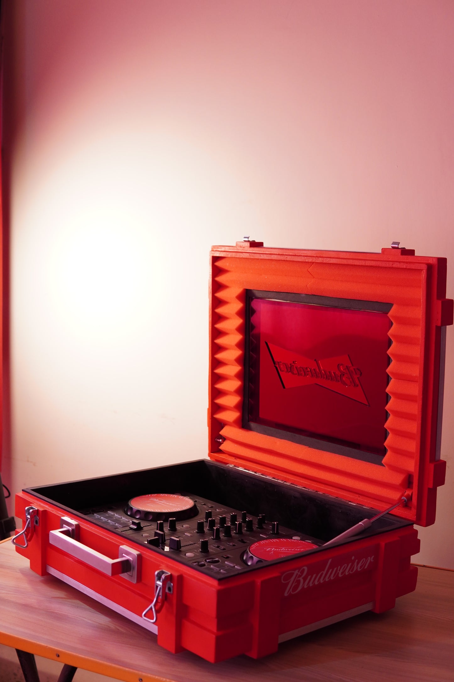 MX1876 - budweiser X notice