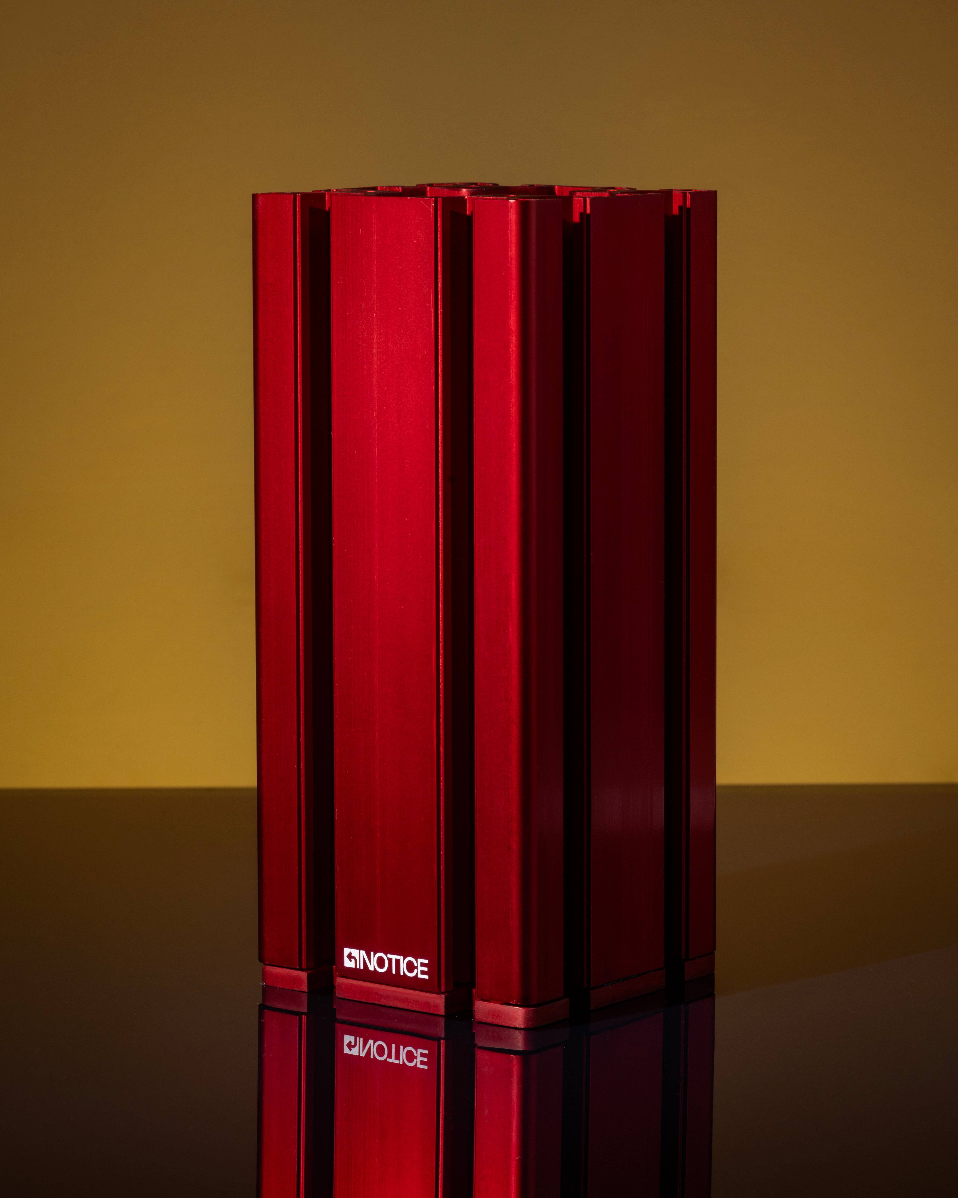 EXTRUSION VASE - RED - Notice