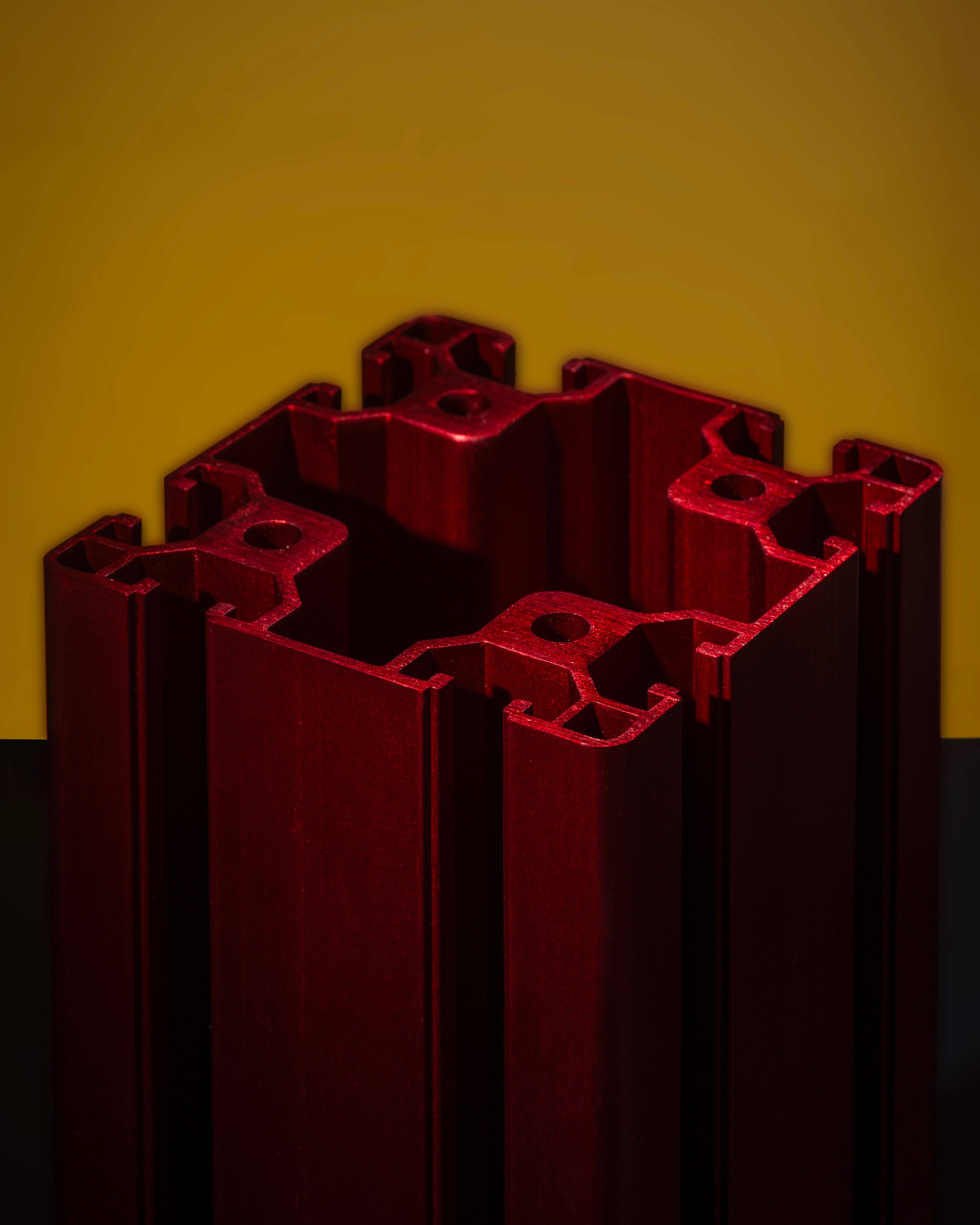 EXTRUSION VASE - RED - Notice