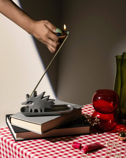 PORCUPINE INCENSE STAND - Notice