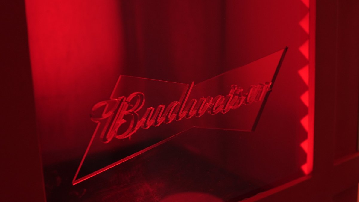 MX1876 - budweiser X notice