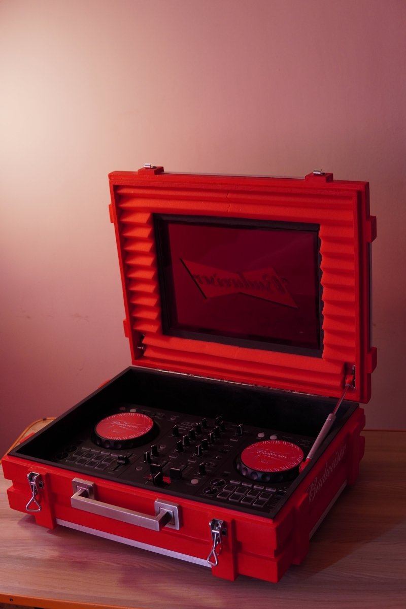 MX1876 - budweiser X notice