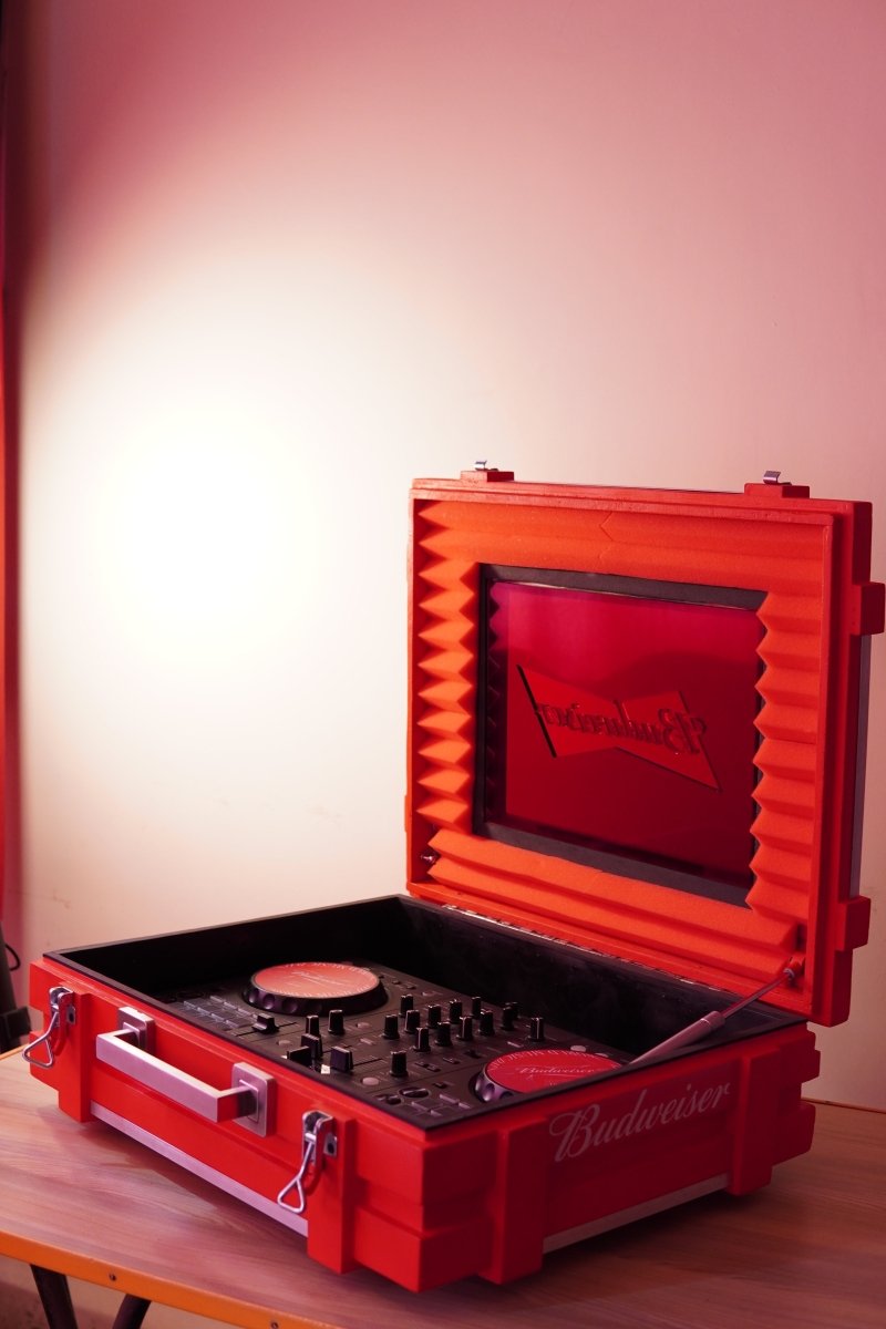 MX1876 - budweiser X notice