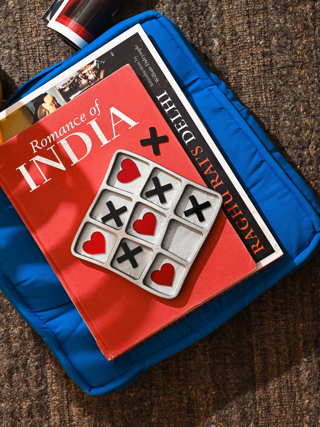 HEARTS AND CROSSES TRAY