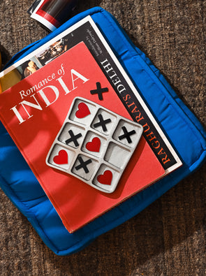 HEARTS AND CROSSES TRAY