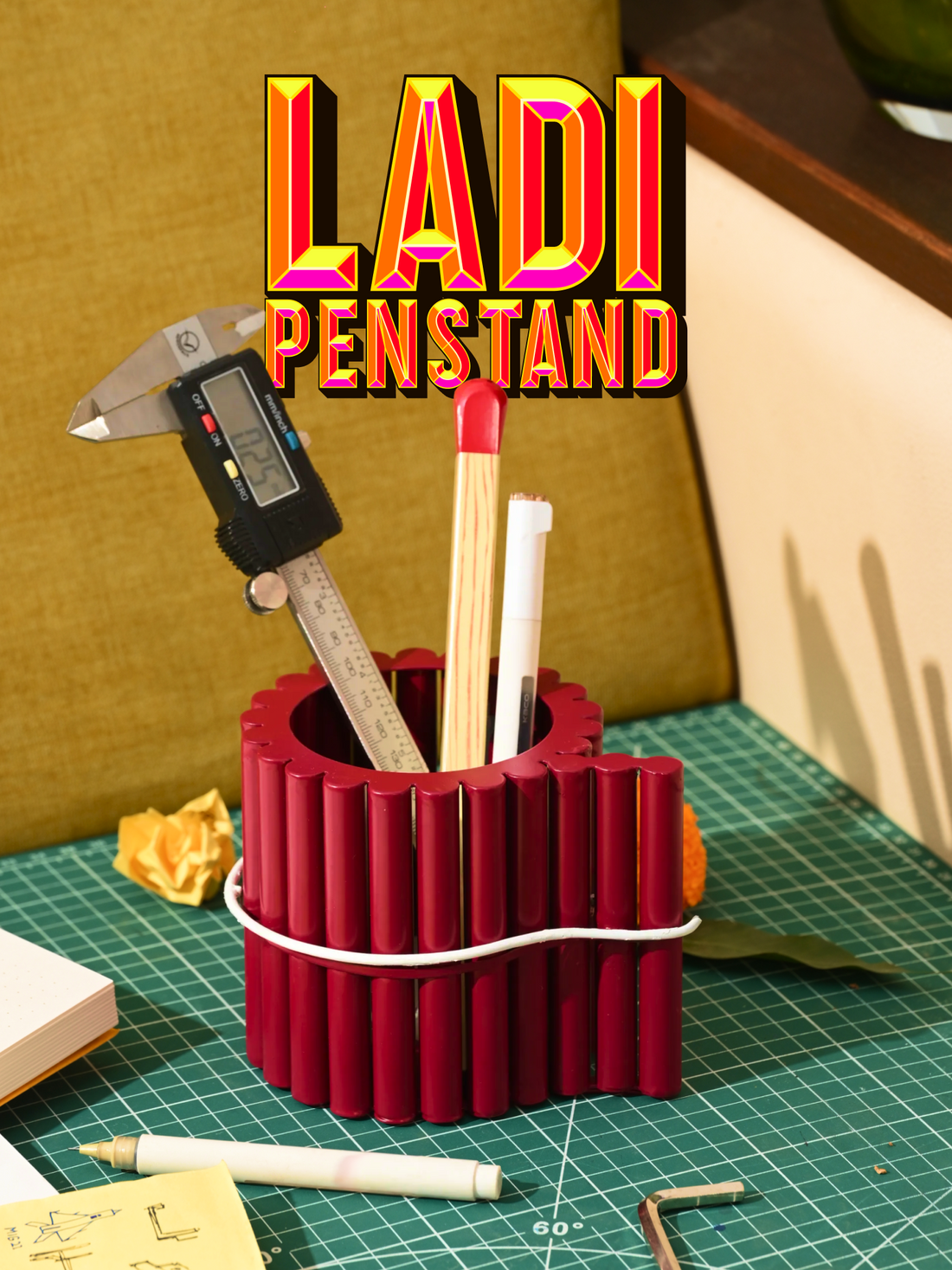 LADI PEN STAND