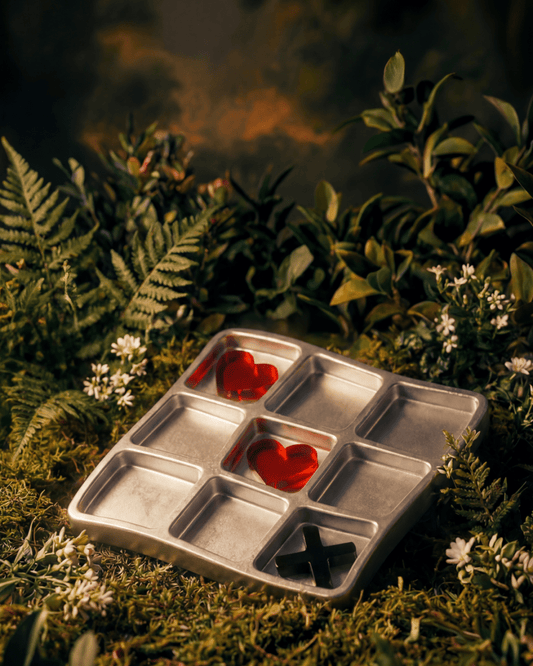 HEARTS AND CROSSES TRAY