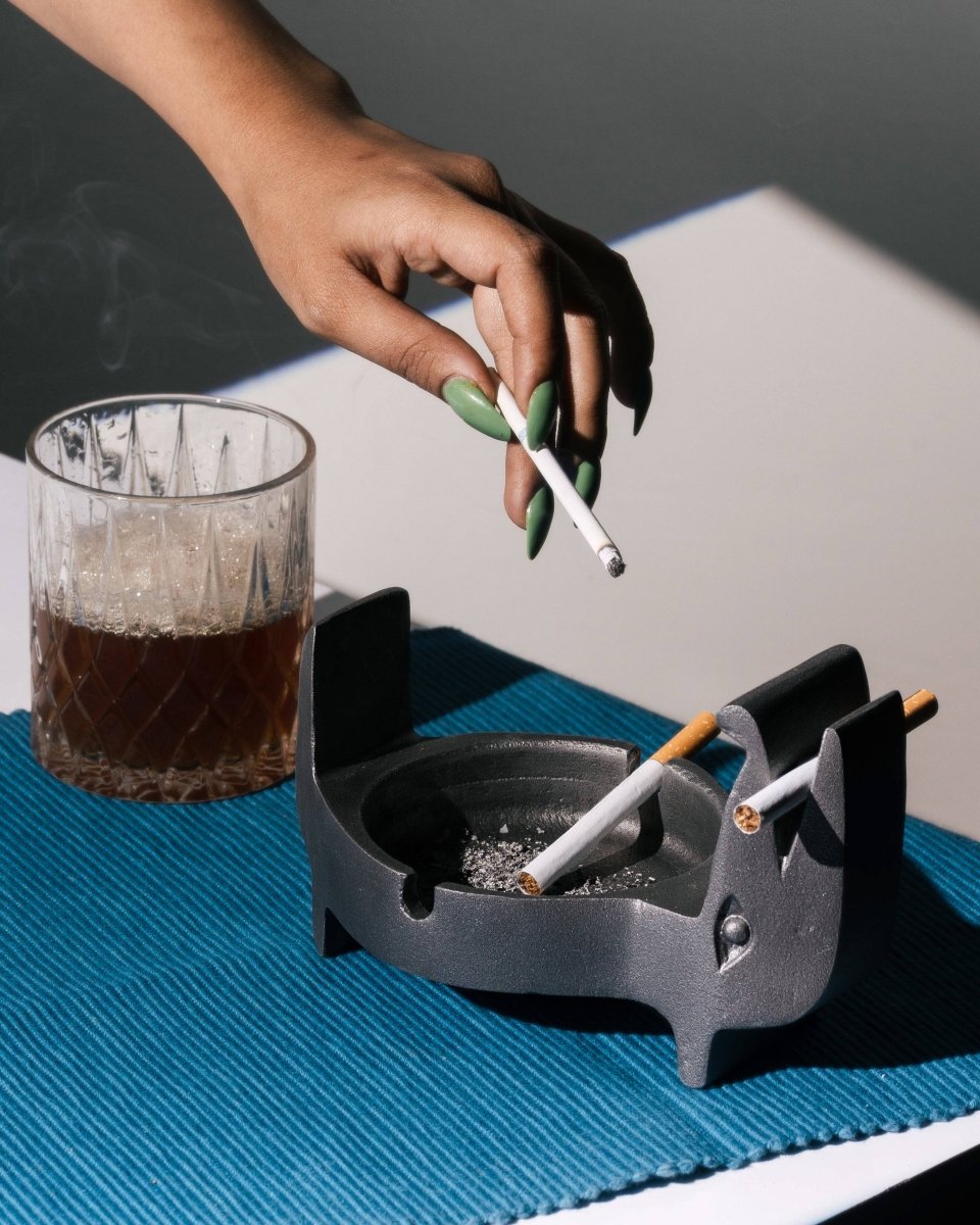 GATOR ASHTRAY - Notice